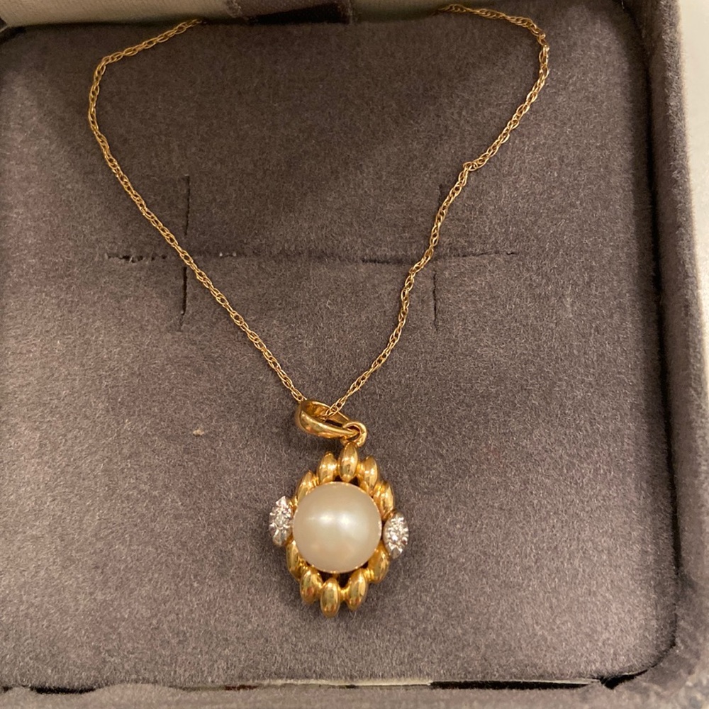 Stunning pearl necklace